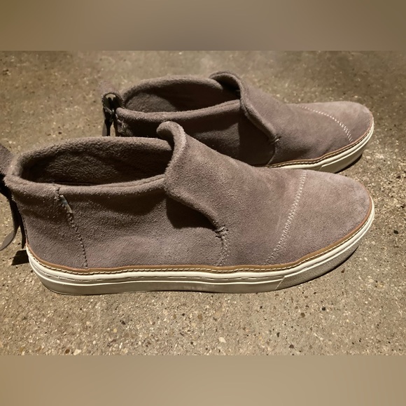 TOMS women’s 8.5 - Picture 1 of 4